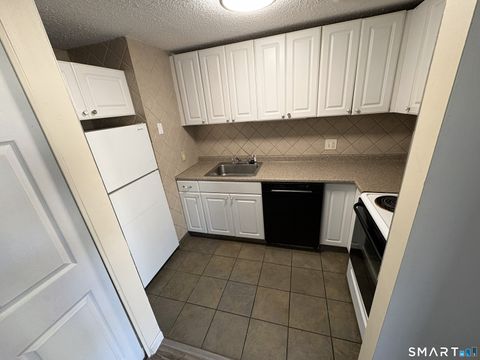 Photo of 20 Burgundy Hill Lane #20, Middletown, CT 06457 (MLS # 24150707)