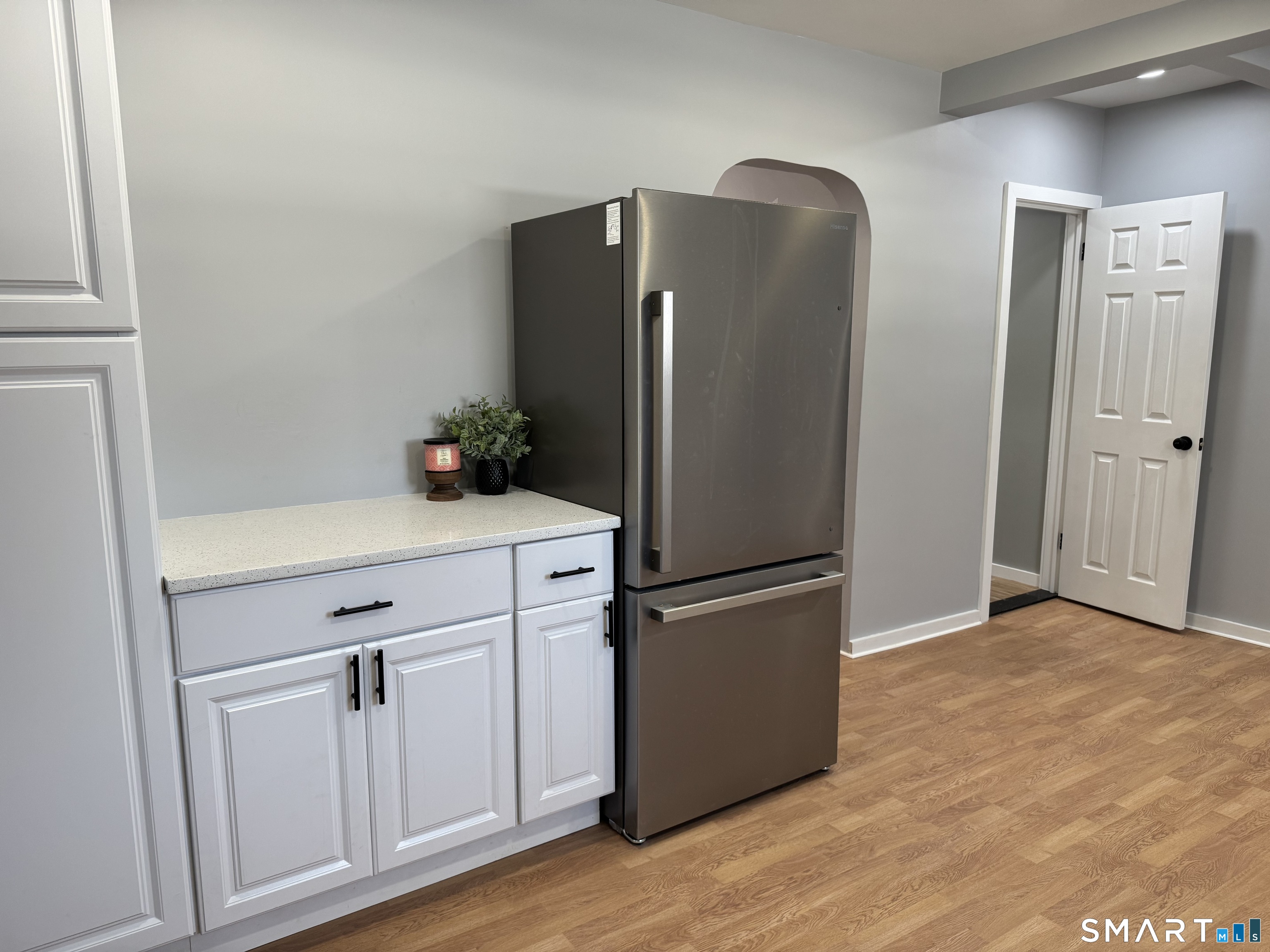 299 Linnmoore Street