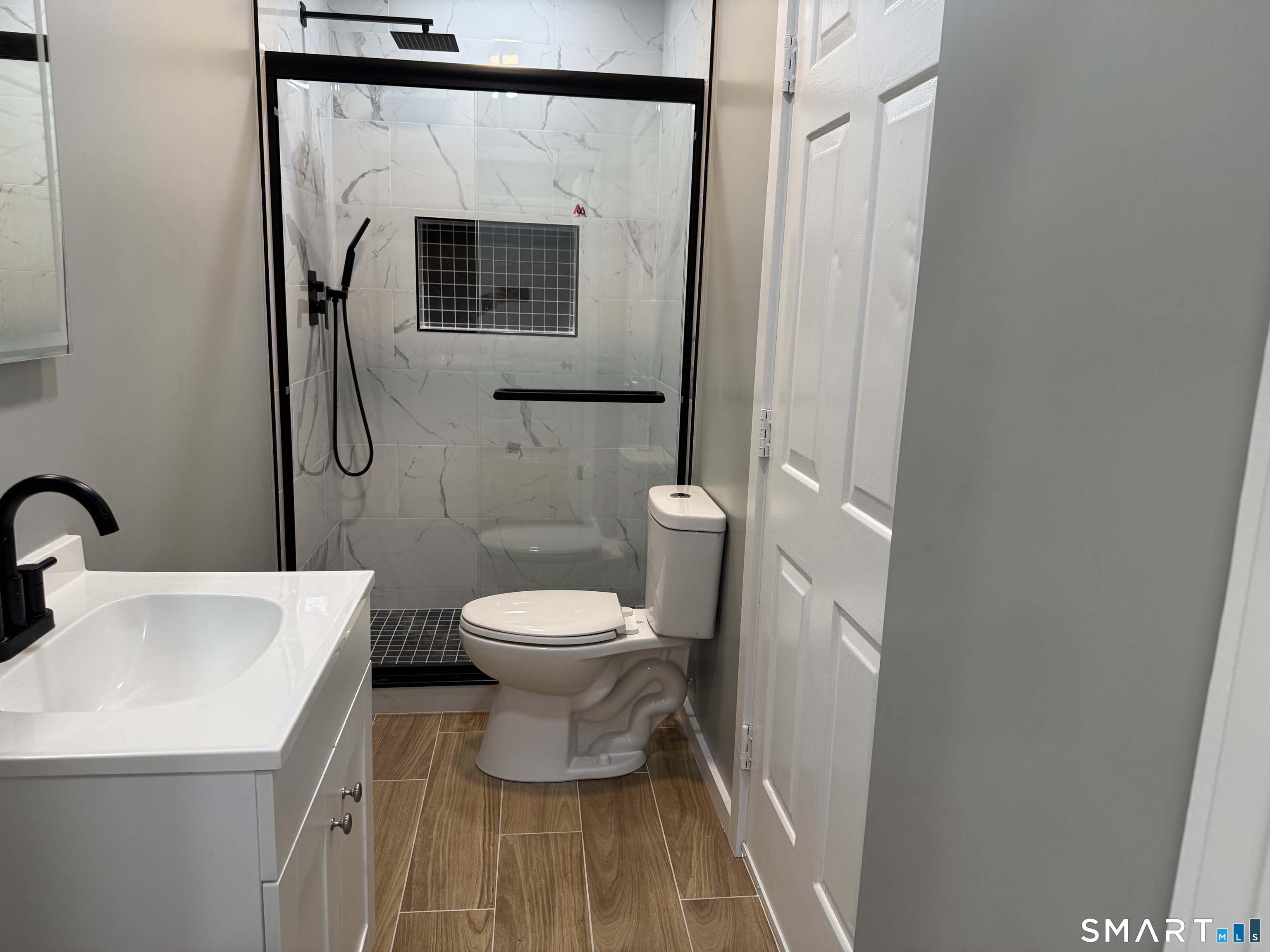 299 Linnmoore Street