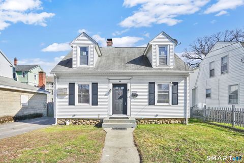 Photo of 23 Knoll Street, Waterbury, CT 06705 (MLS # 24162210)