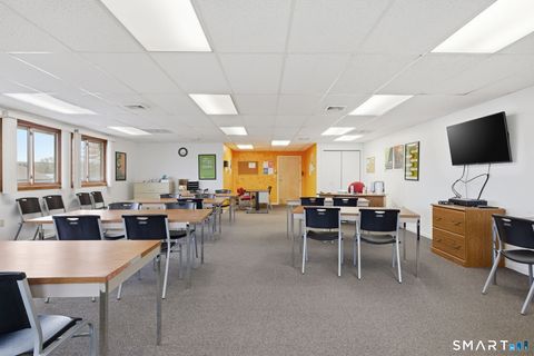 Tiny photo for 160 Oak Street #1H, Glastonbury, CT 06033 (MLS # 24169046)