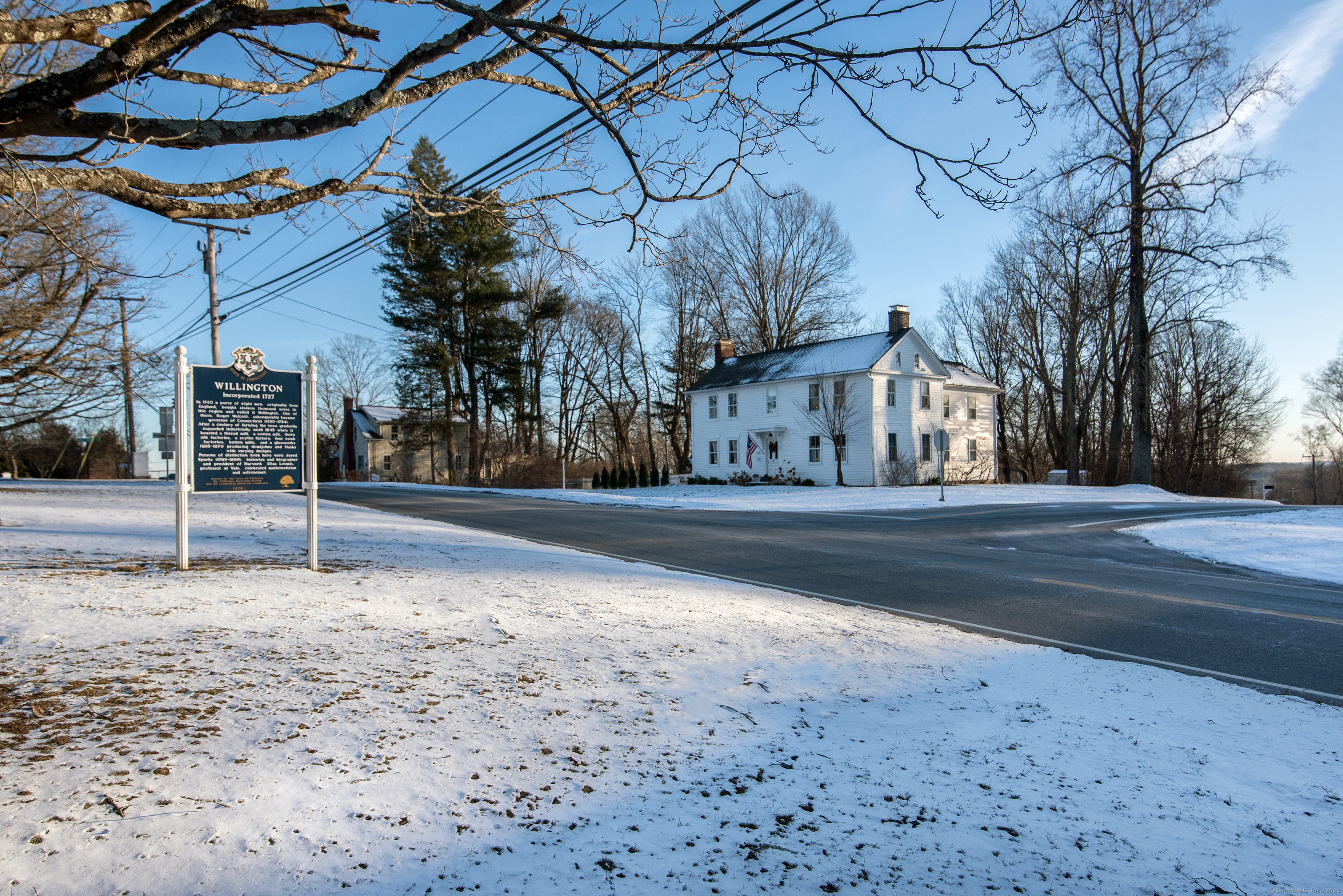 Tolland Turnpike, Willington, Connecticut - 4 Bedrooms  
3 Bathrooms  
8 Rooms - 