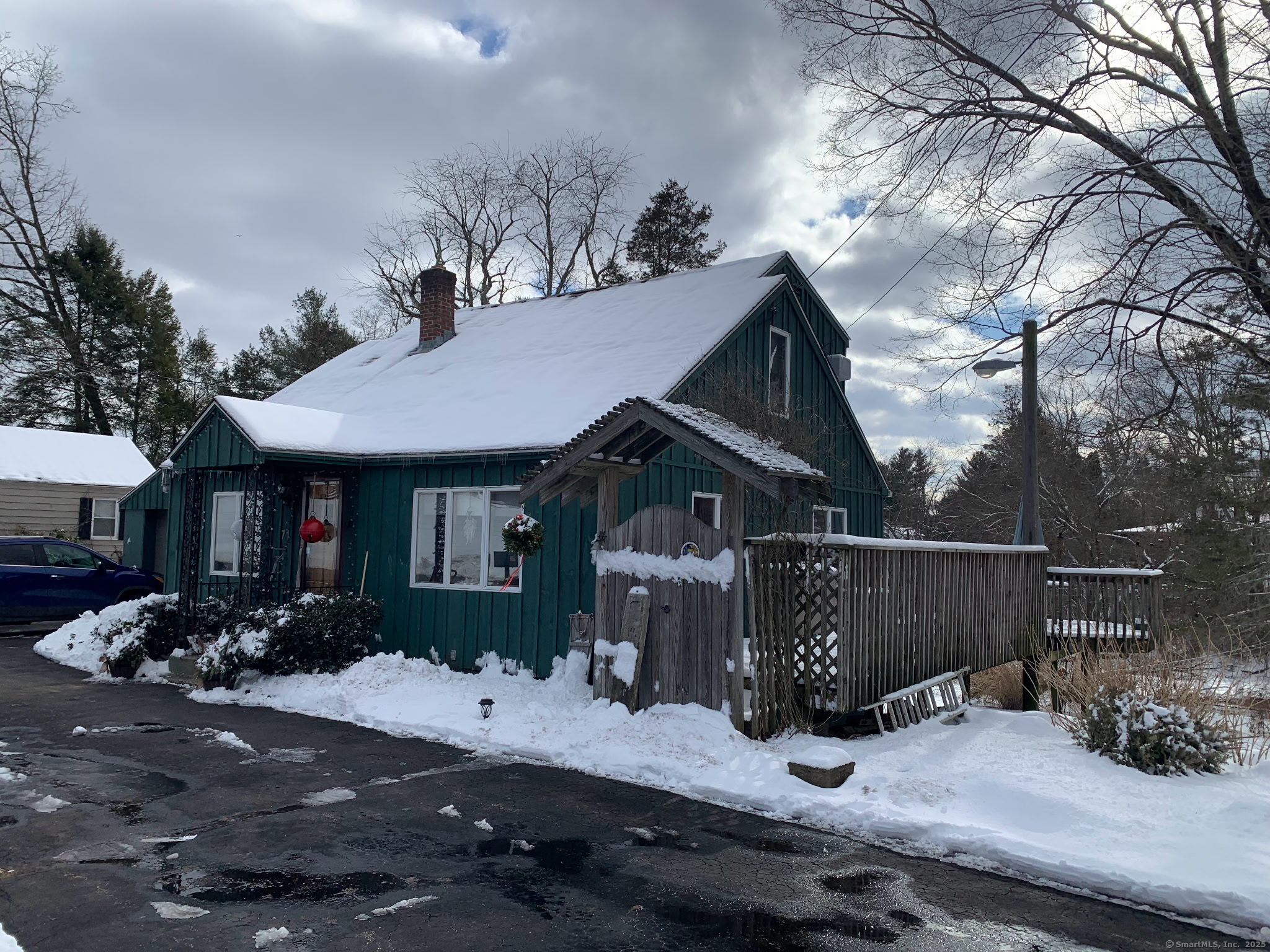 Stafford Road, Mansfield, Connecticut - 3 Bedrooms  
1 Bathrooms  
5 Rooms - 