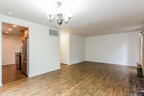 Tiny photo for 5 Edgewood Circle #5, Avon, CT 06001 (MLS # 24160691)