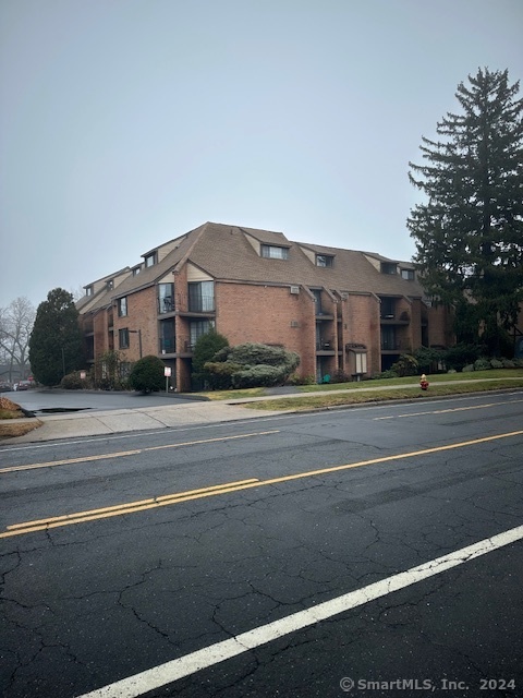 42 N Main Street 61, West Hartford, Connecticut - 1 Bathrooms  
2 Rooms - 