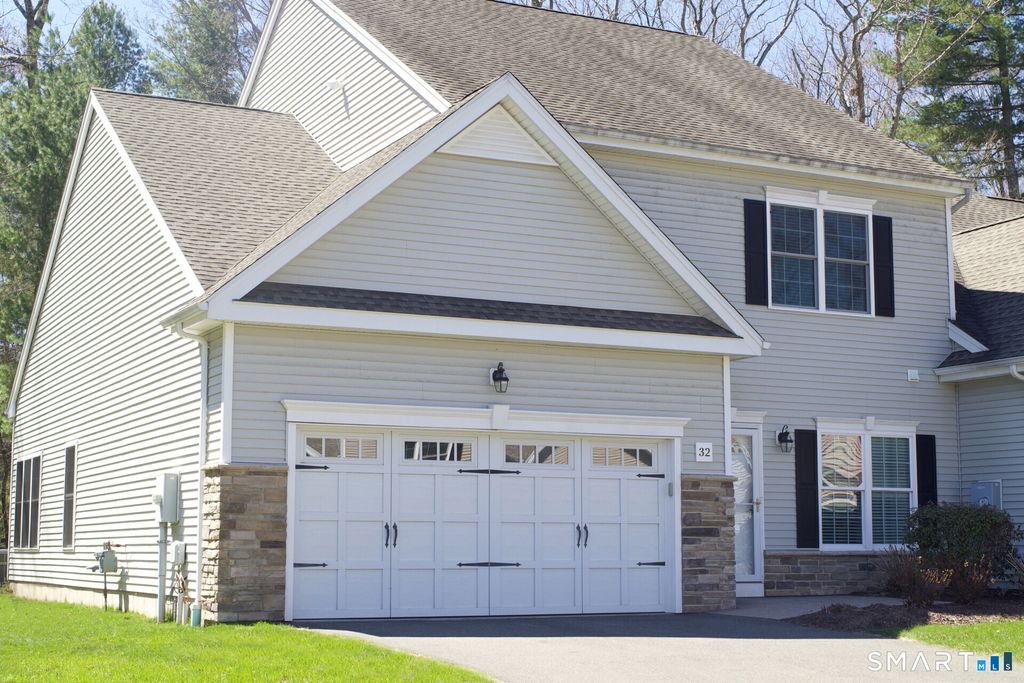 Photo of 32 Brighton Park Way #32, Bloomfield, CT 06002 (MLS # 24167984)