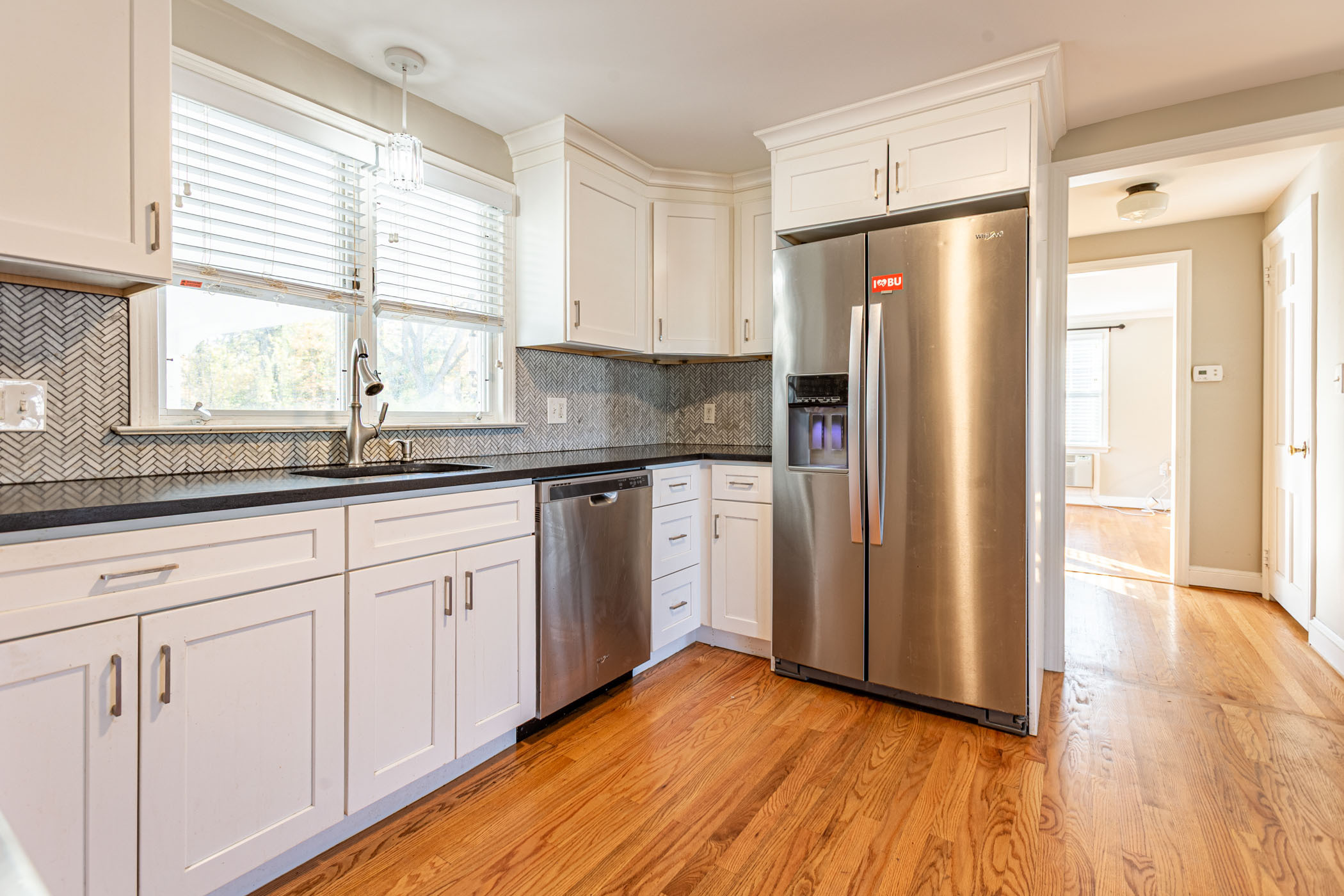 34 Williams Street West