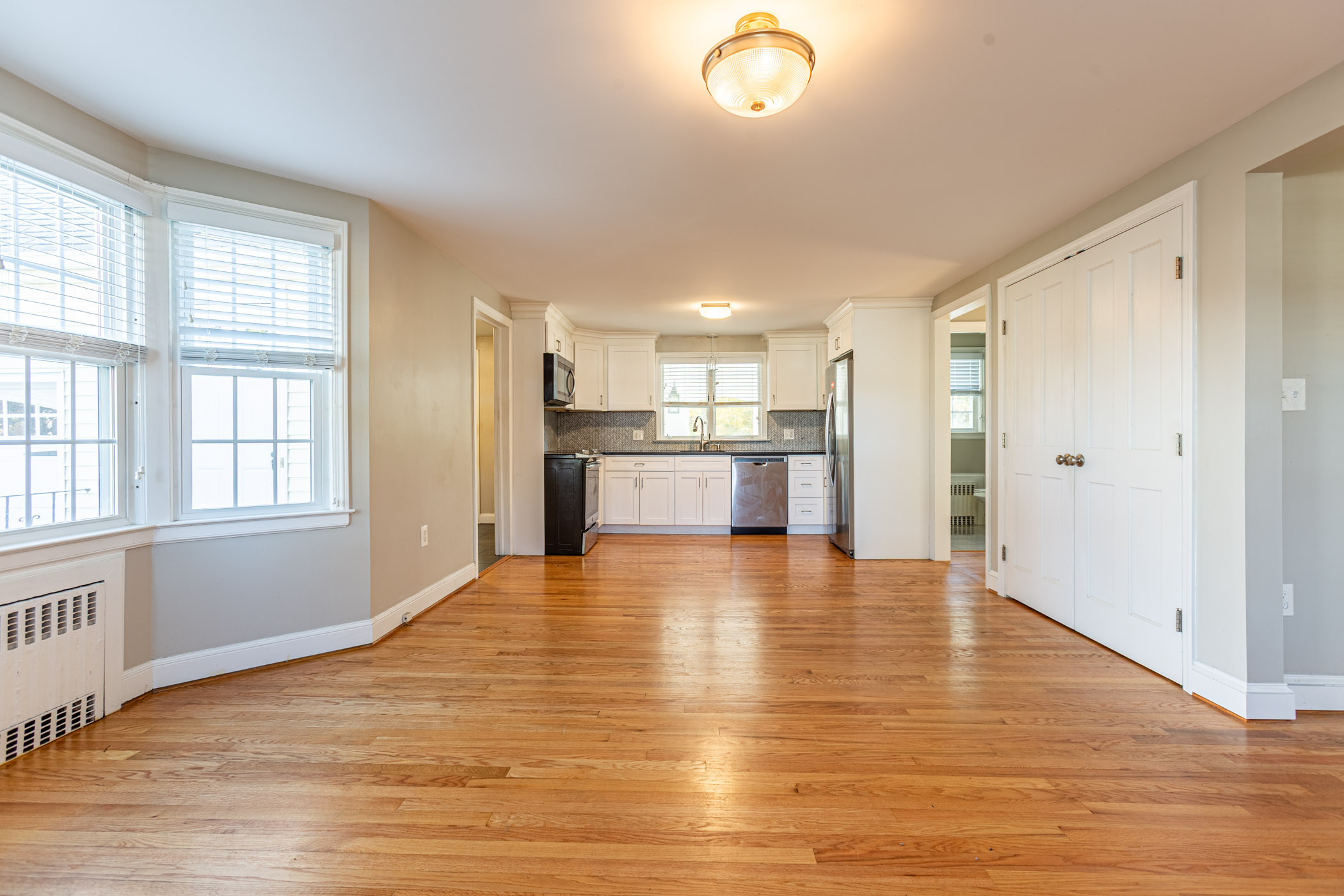 34 Williams Street West