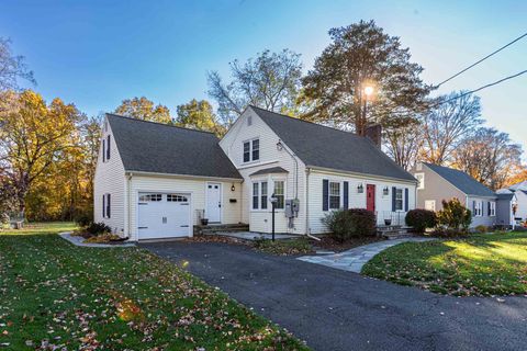 Photo of 34 Williams Street W, Glastonbury, CT 06033 (MLS # 24138816)