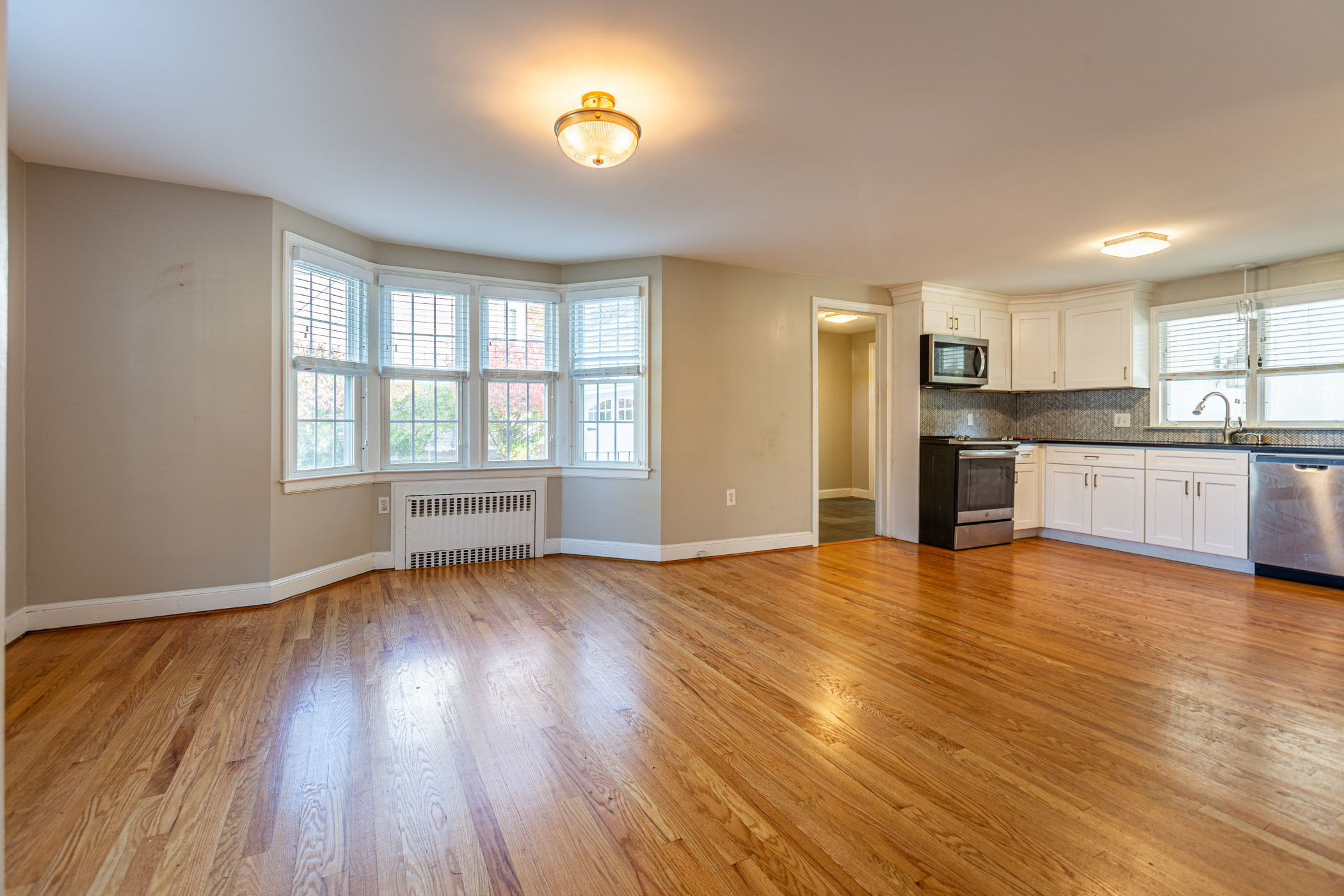 34 Williams Street West