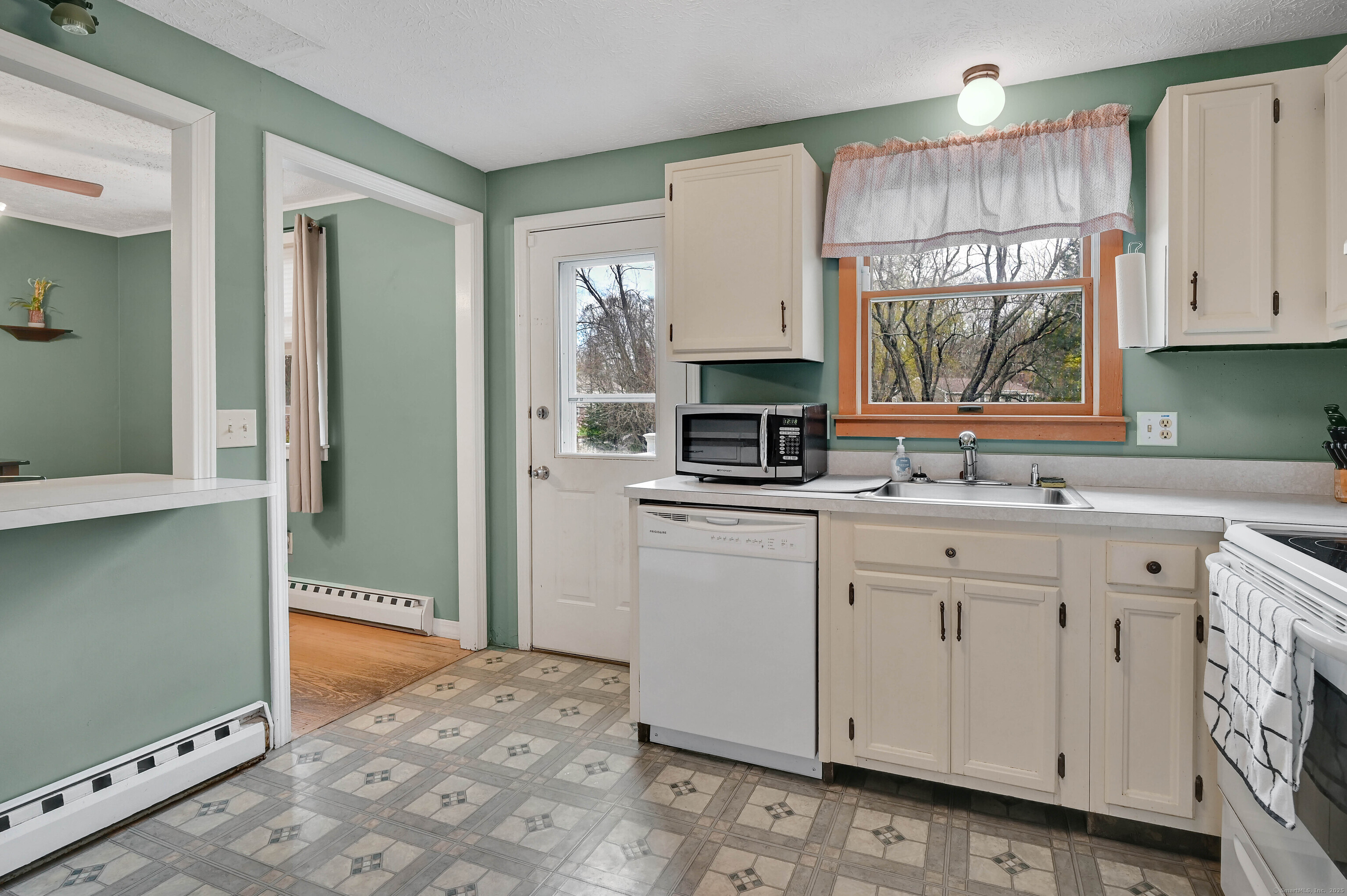 29 Blueberry Circle, Ellington, Connecticut image 10