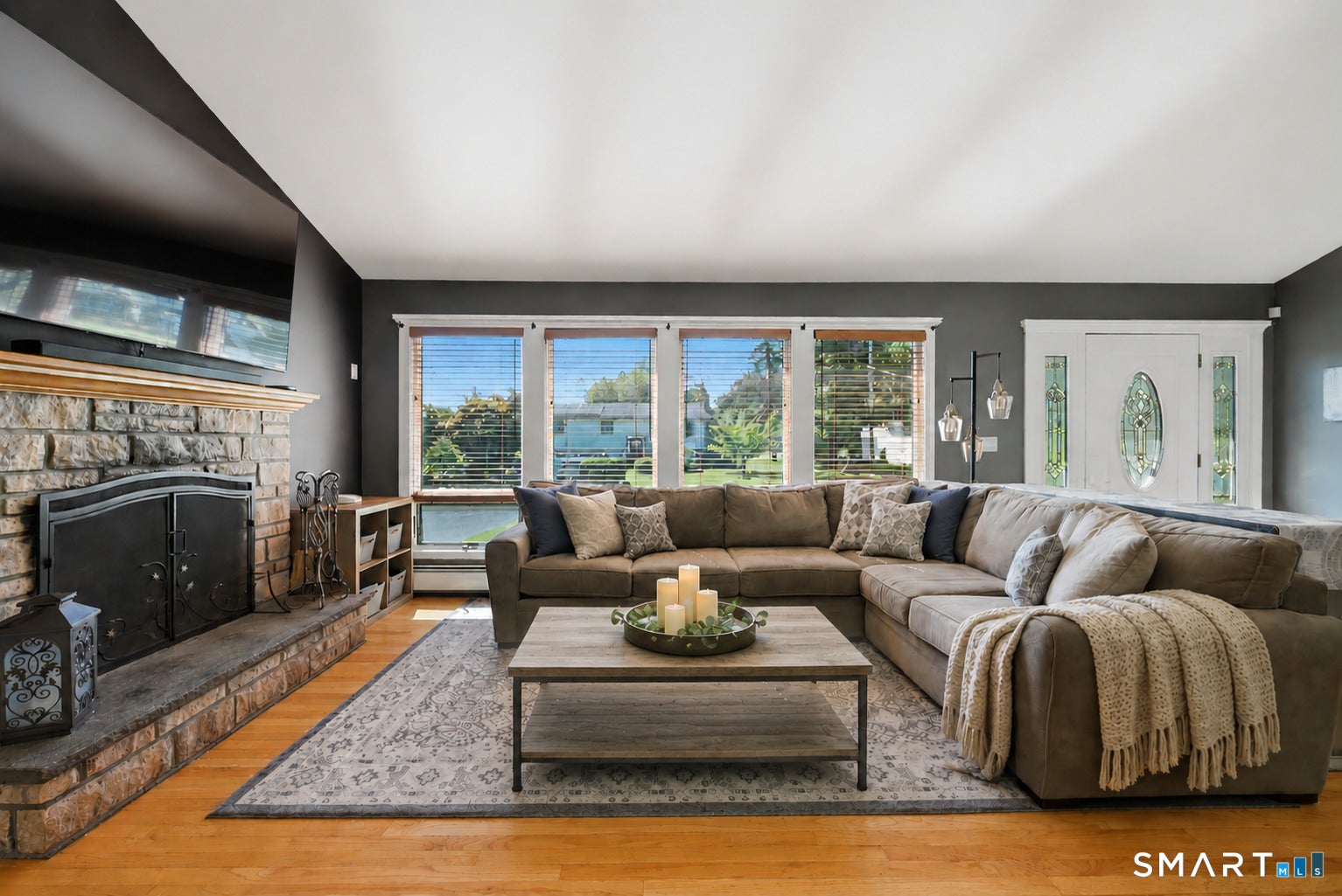 2 Sunnyside Avenue