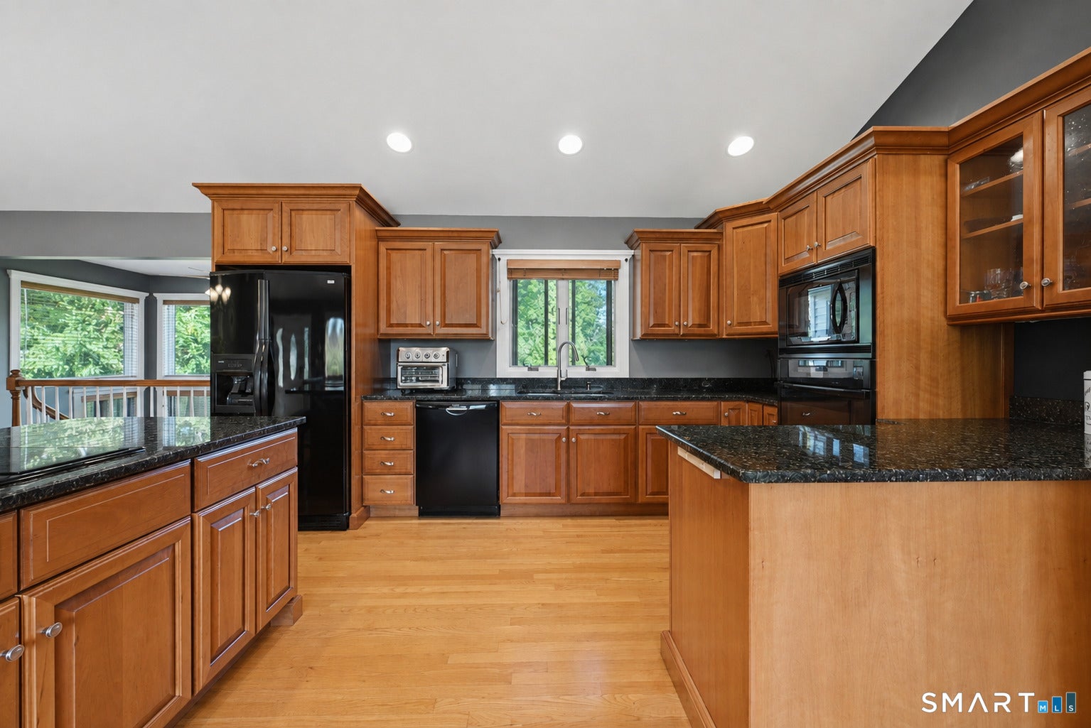2 Sunnyside Avenue