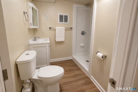 Tiny photo for 672 Woodward Avenue #672, New Haven, CT 06512 (MLS # 24215780)
