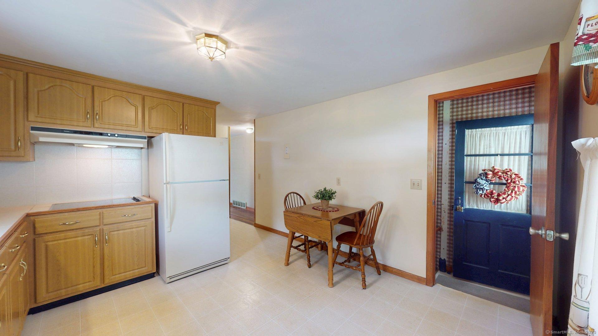 14 Winding Lane, Enfield, Connecticut image 4