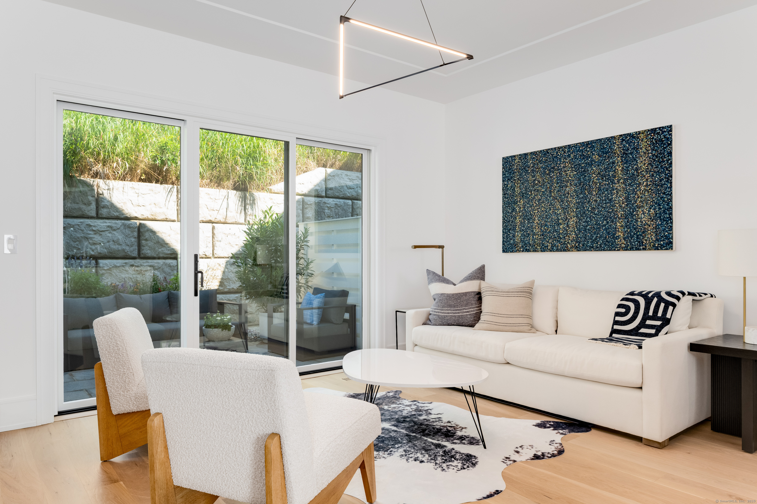 785 Post Road East 304