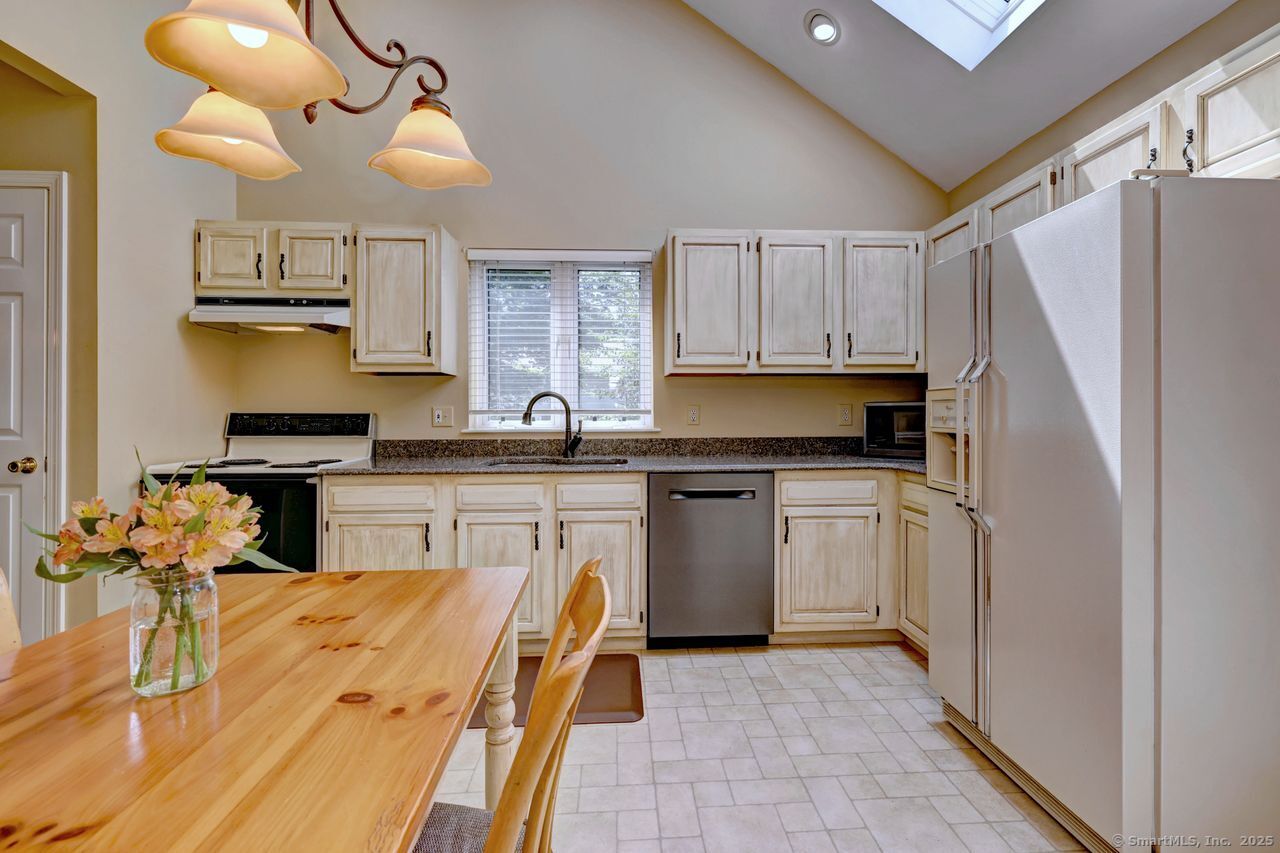 11 Parlor Rock Road