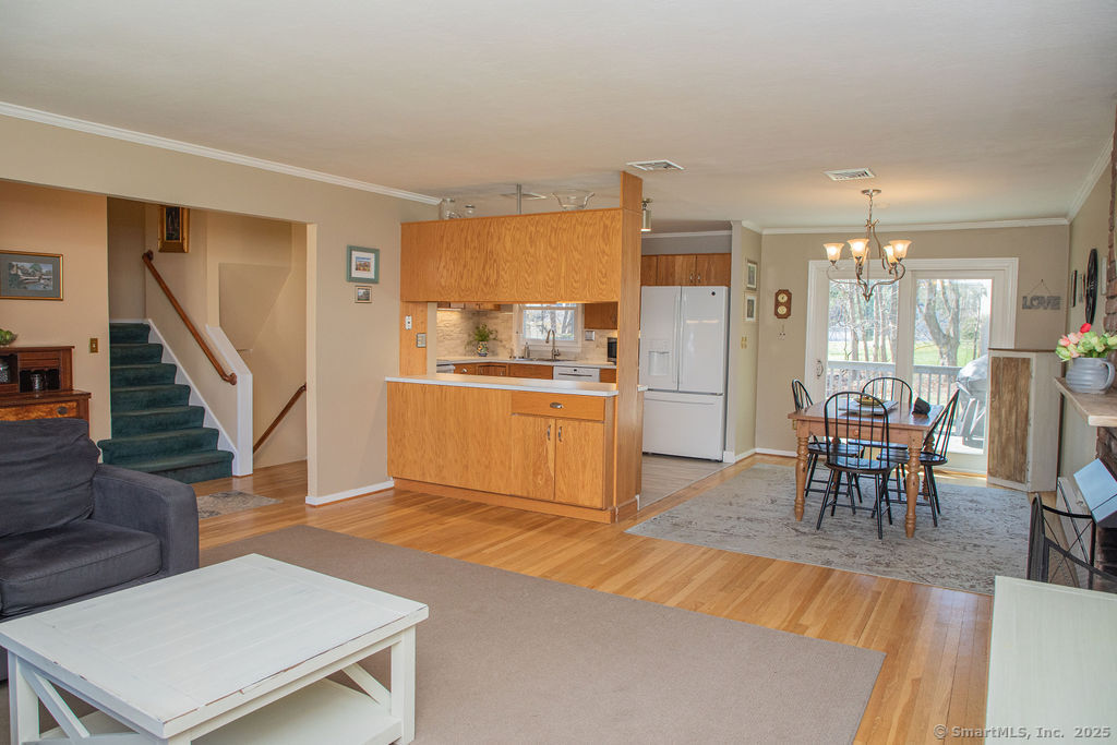 27 Walker Drive, Simsbury, Connecticut image 5