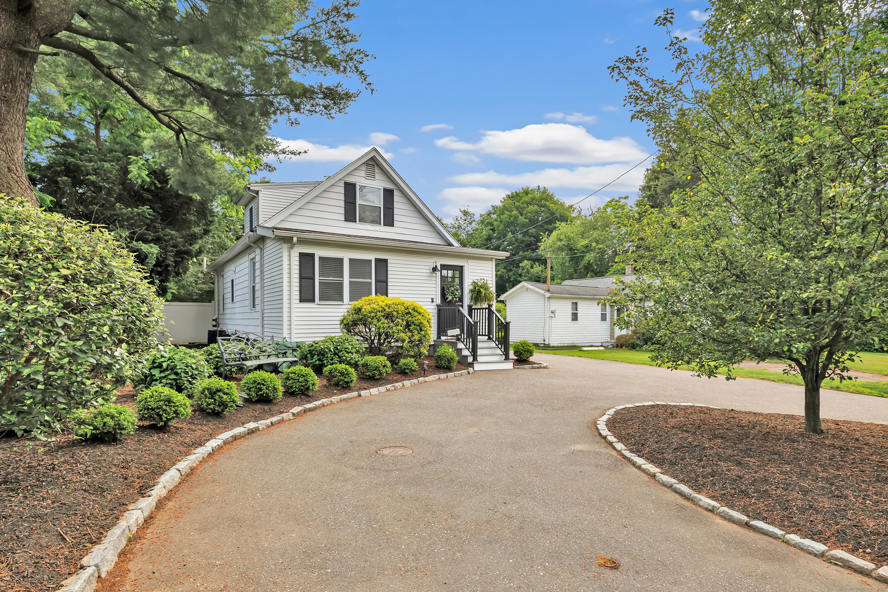 Shelton, Connecticut 06484, United States, 2 Bedrooms Bedrooms, ,2 BathroomsBathrooms,Residential,Active,150977