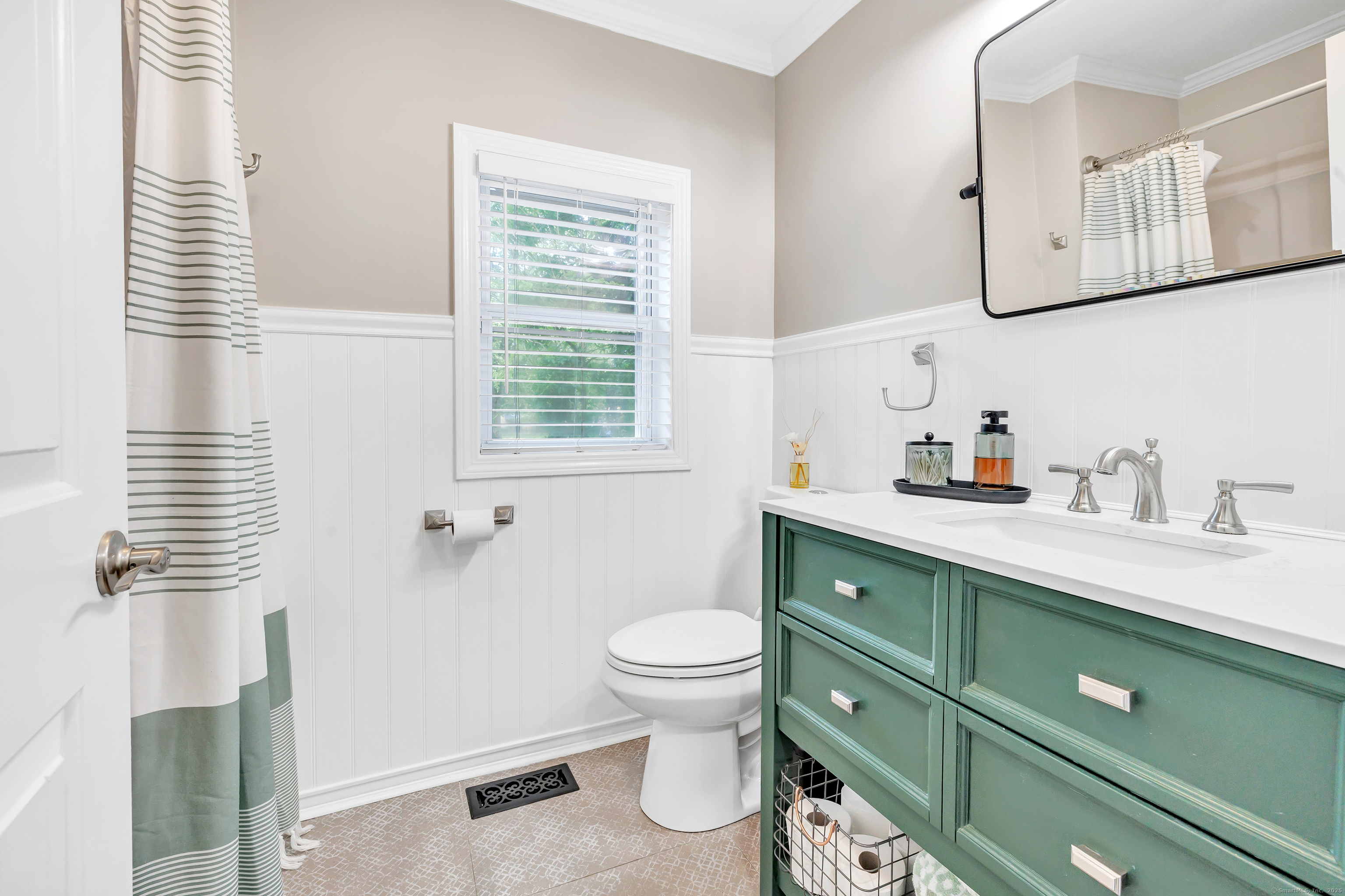 Shelton, Connecticut 06484, United States, 2 Bedrooms Bedrooms, ,2 BathroomsBathrooms,Residential,Active,150977