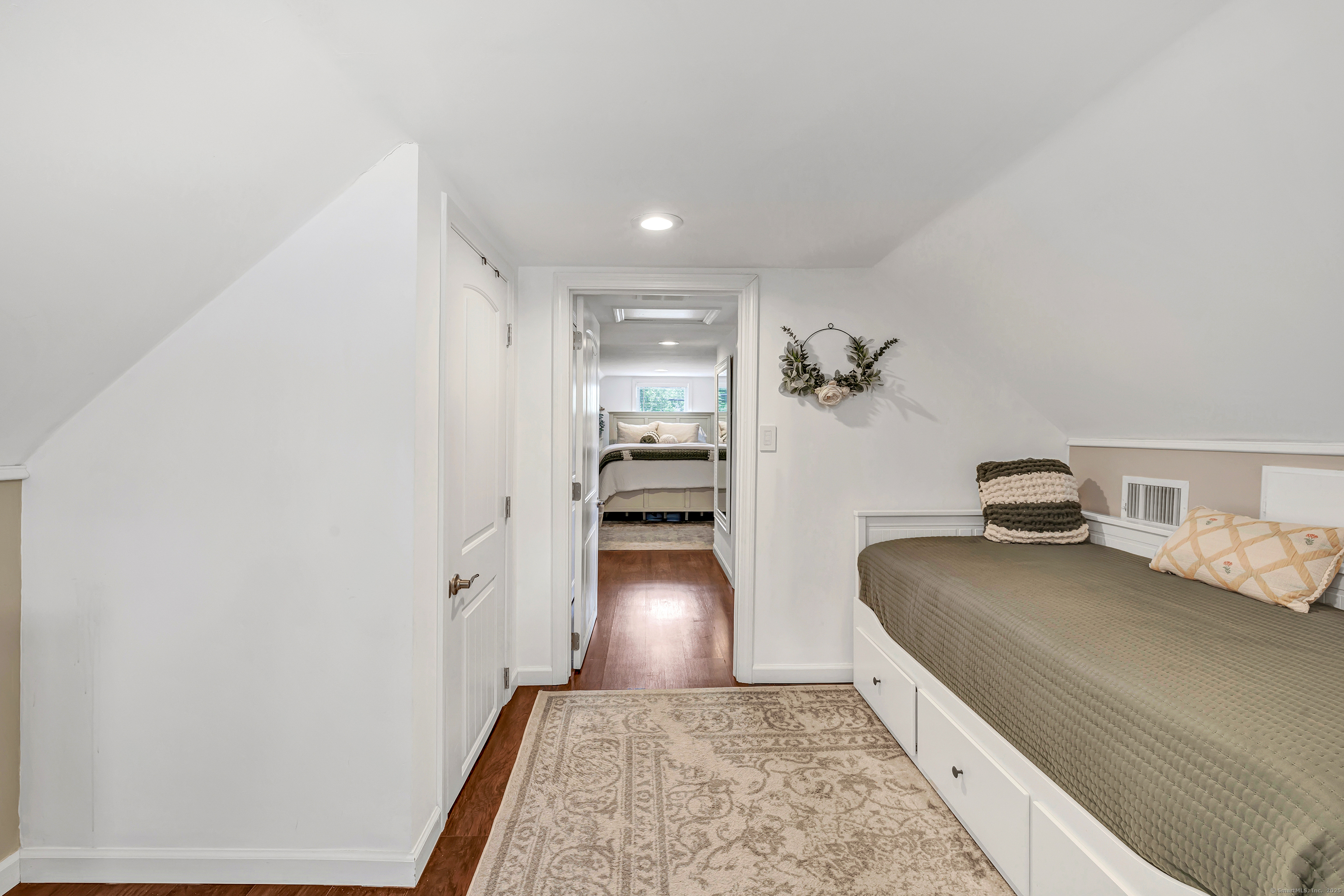 Shelton, Connecticut 06484, United States, 2 Bedrooms Bedrooms, ,2 BathroomsBathrooms,Residential,Active,150977