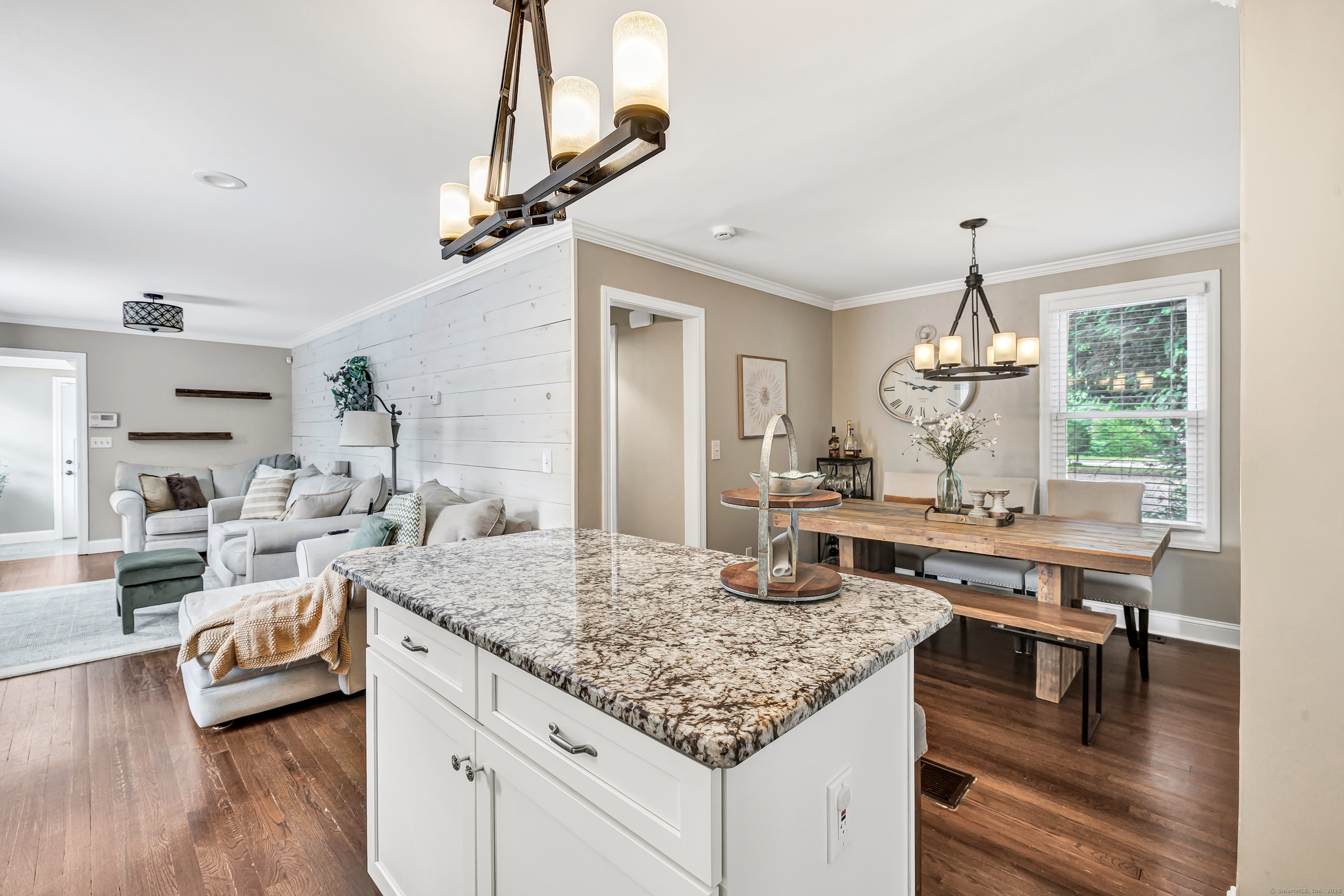 Shelton, Connecticut 06484, United States, 2 Bedrooms Bedrooms, ,2 BathroomsBathrooms,Residential,Active,150977