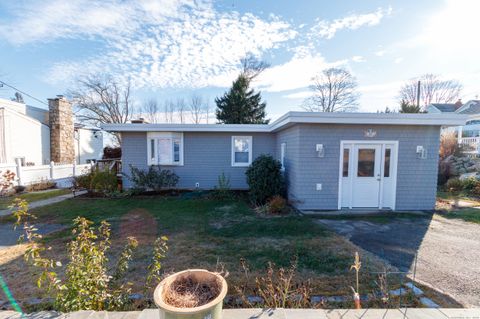 18 Bay Street Guilford CT 06437