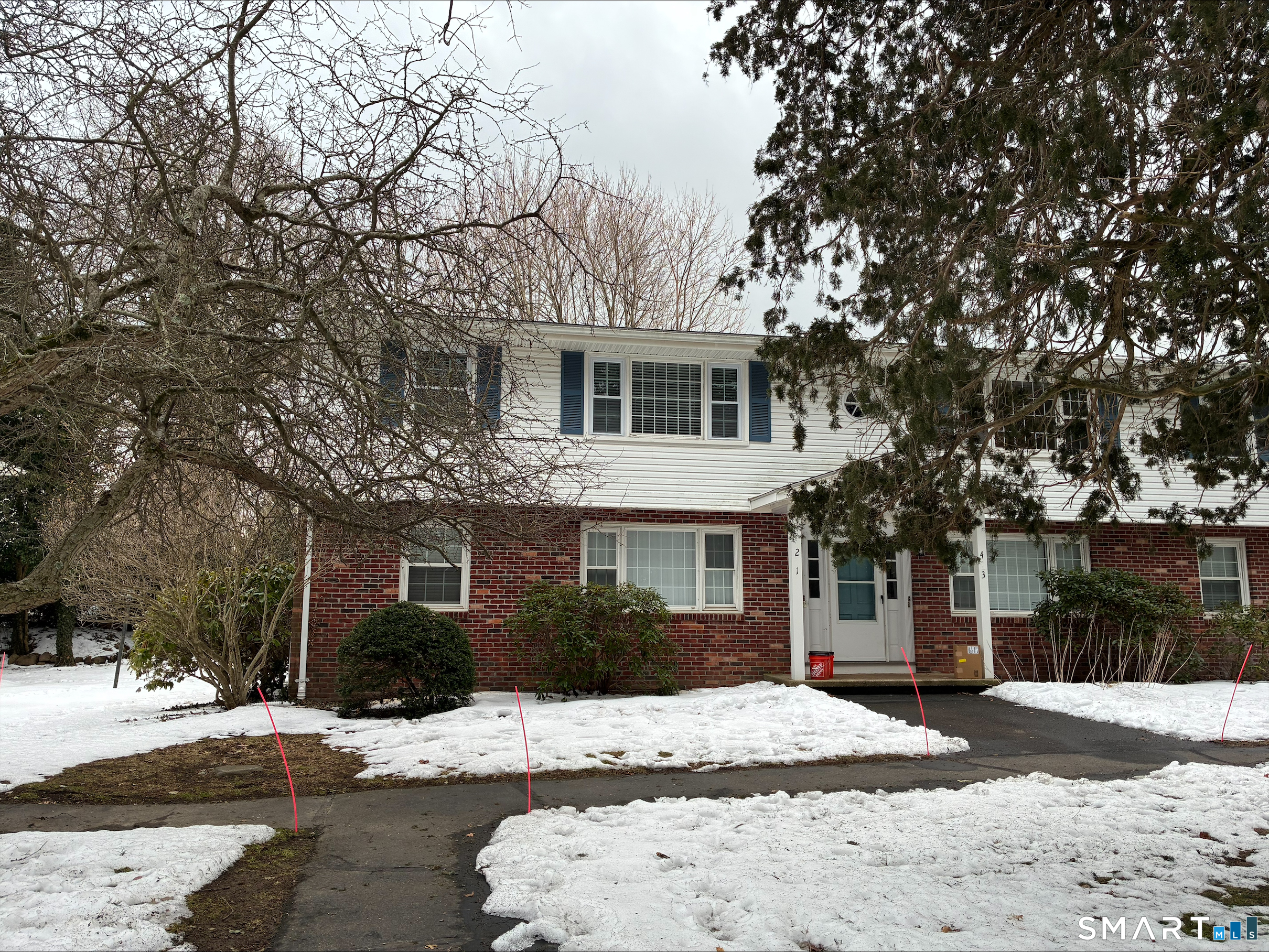 26 College Street APT 2