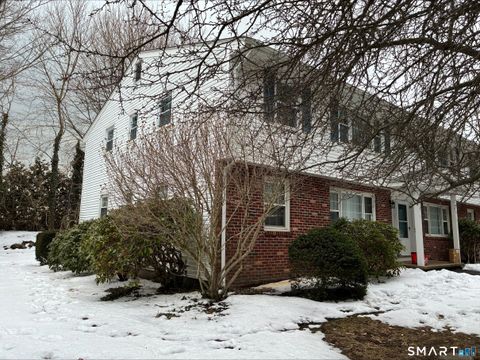 26 College Street APT 2 Clinton CT 06413