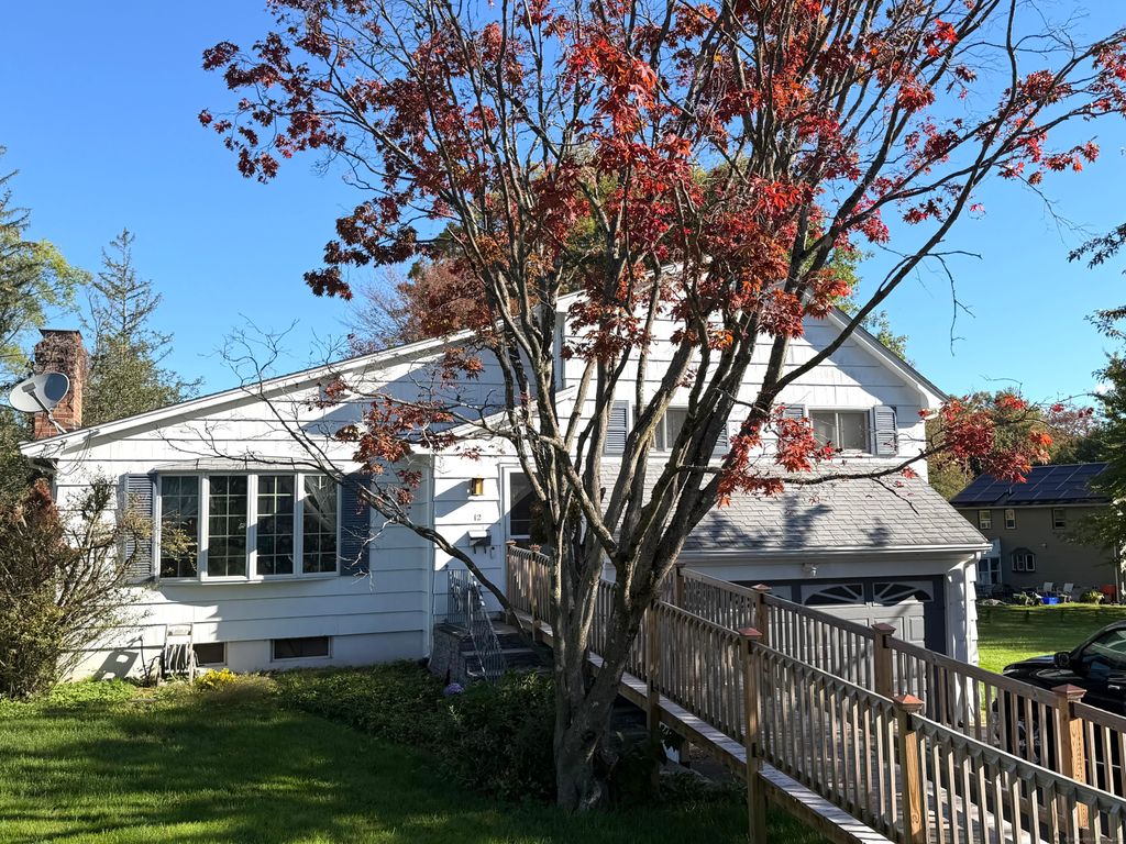 Photo of 12 Garrison Terrace, Bloomfield, CT 06002 (MLS # 24132751)