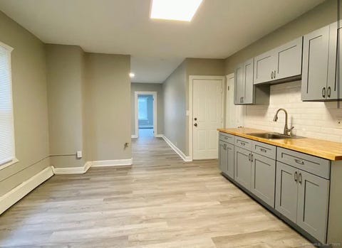 Condo For Rent - 87 Caroline Street #1<br/> Bridgeport, CT 06608