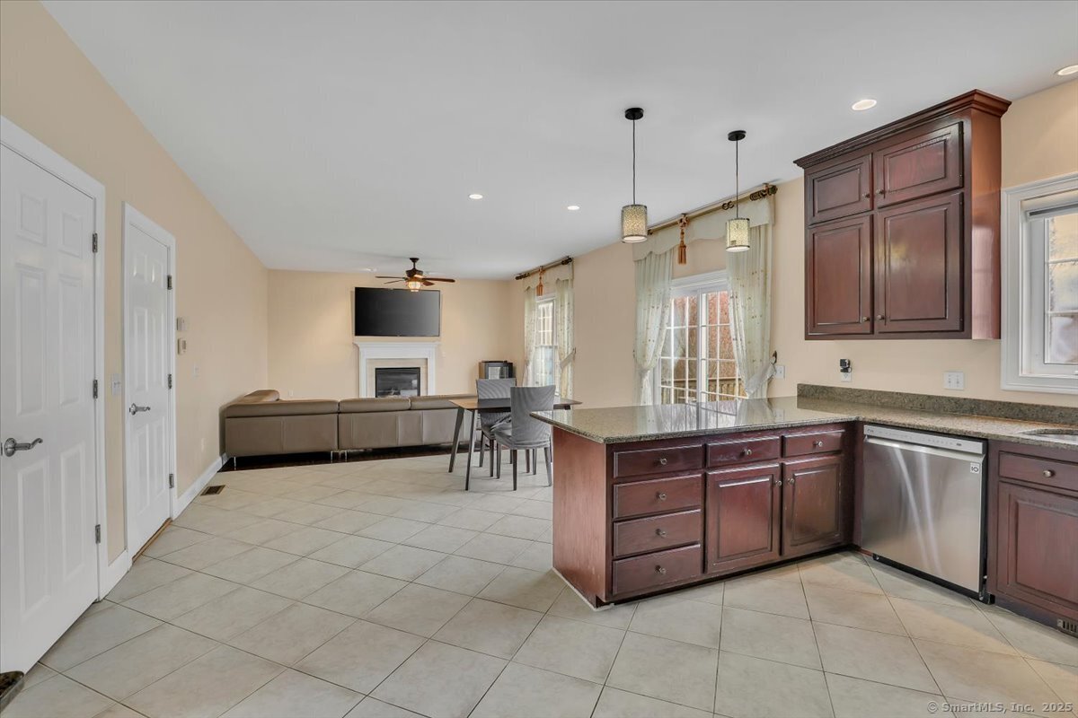 7 Apple Hill Drive, Cromwell, Connecticut image 7