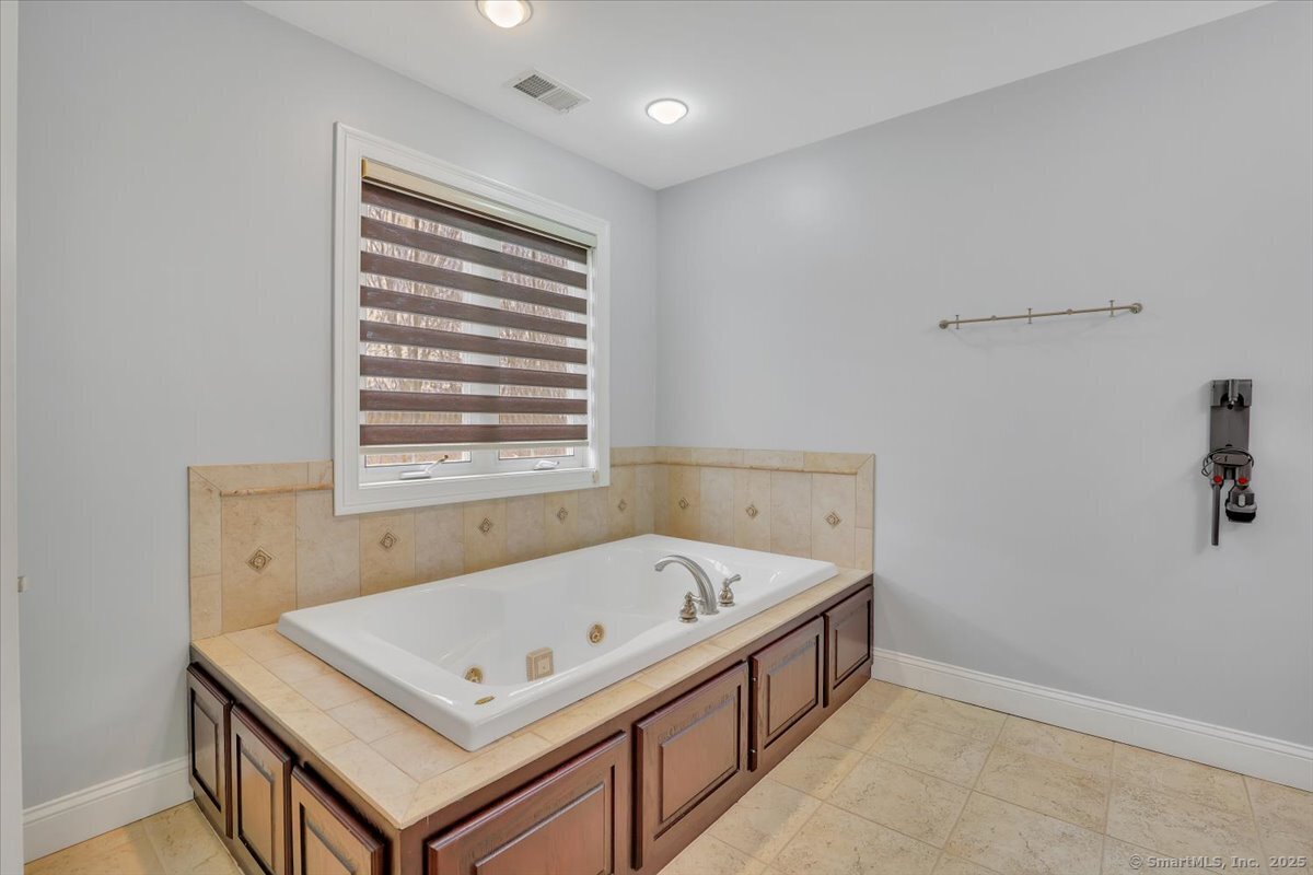 7 Apple Hill Drive, Cromwell, Connecticut image 20