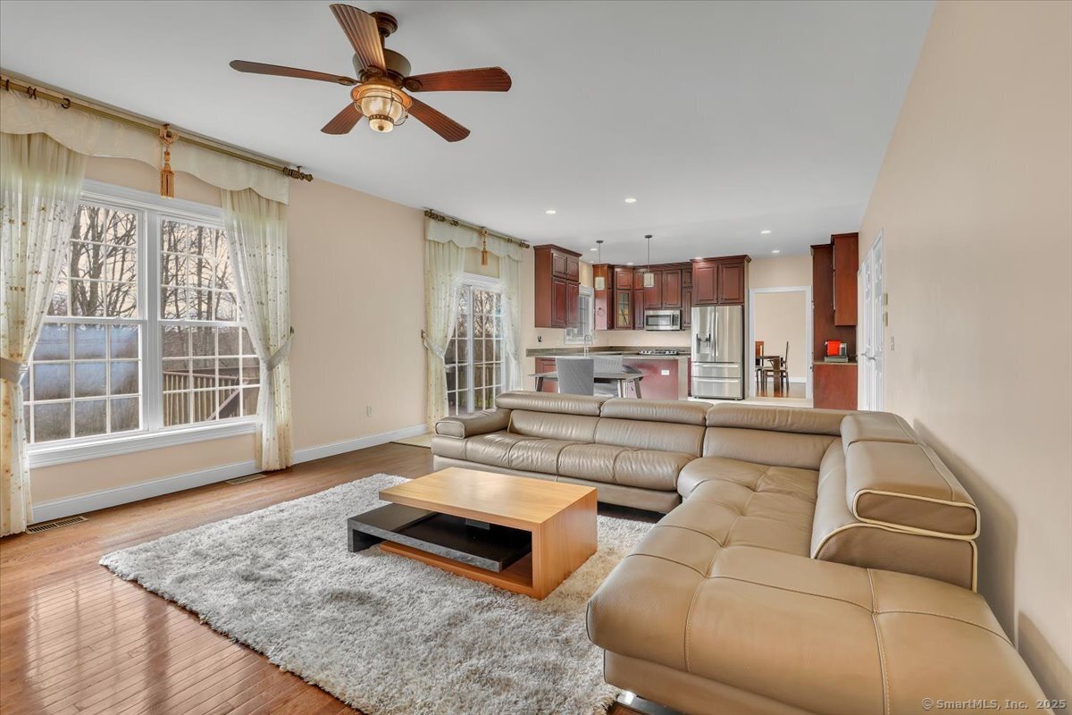 7 Apple Hill Drive, Cromwell, Connecticut image 9