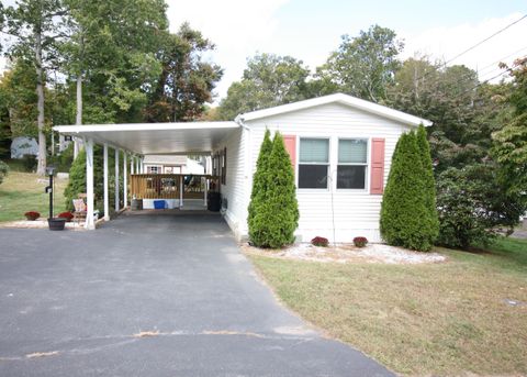 A home in Killingworth