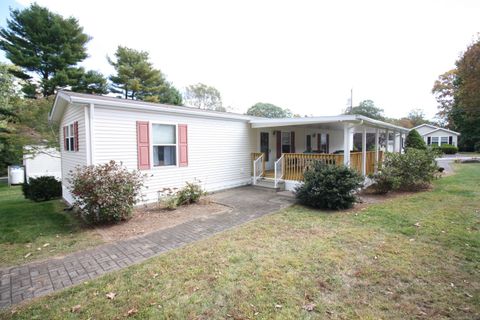 A home in Killingworth