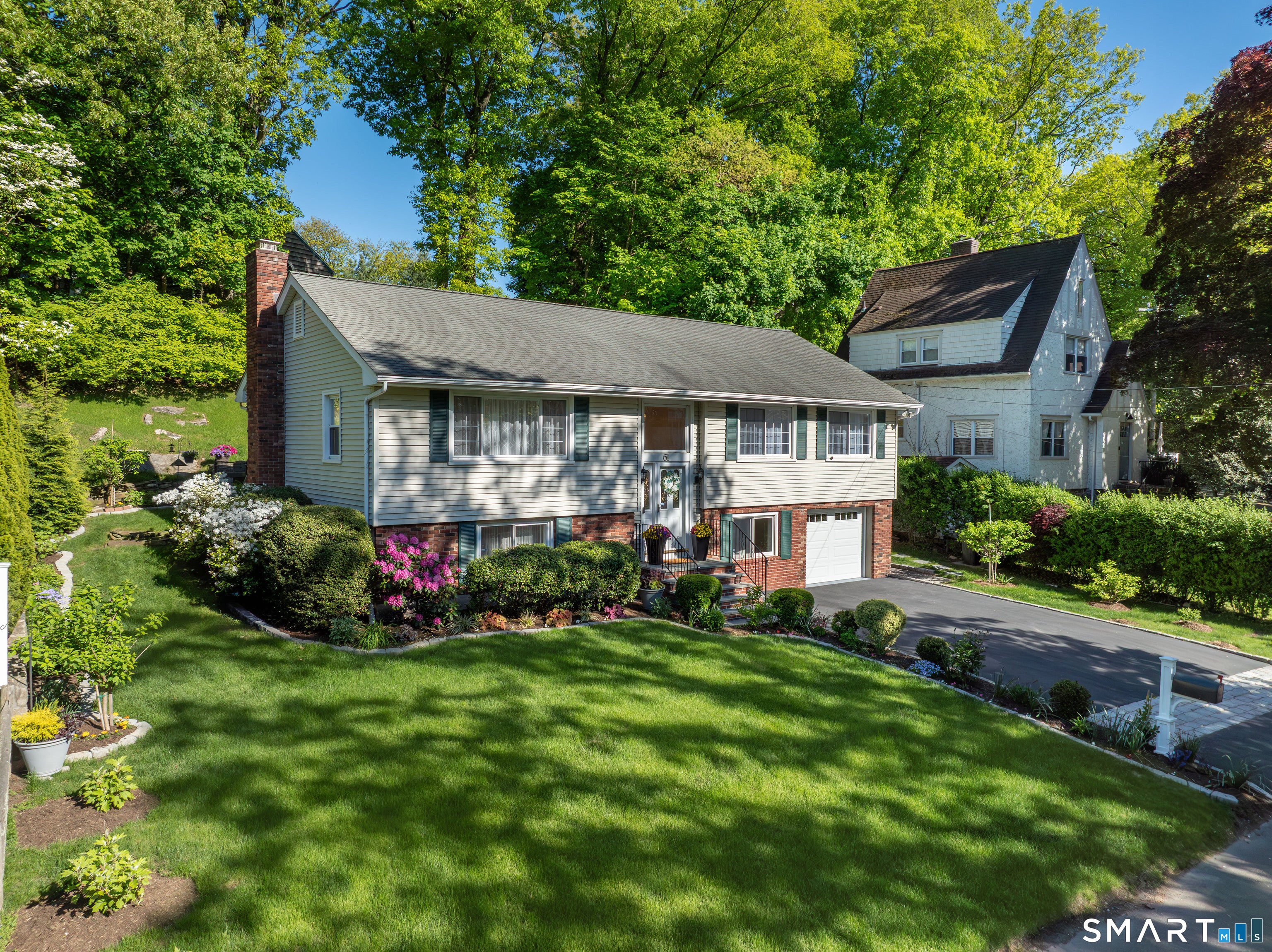 61 Center Drive