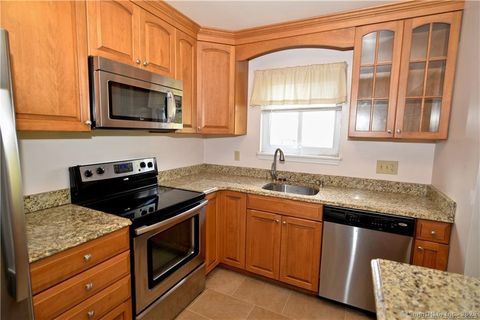 Photo of 140 Hamden Avenue #APT C, Waterbury, CT 06704 (MLS # 24150056)