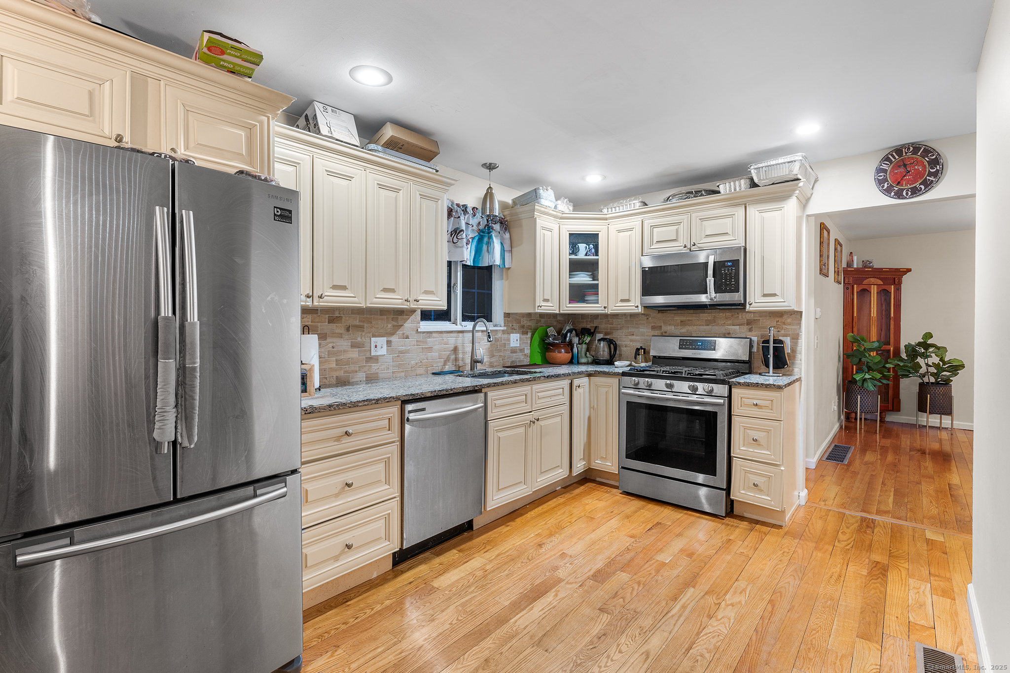 105 Kaechele Place, Bridgeport, Connecticut image 1