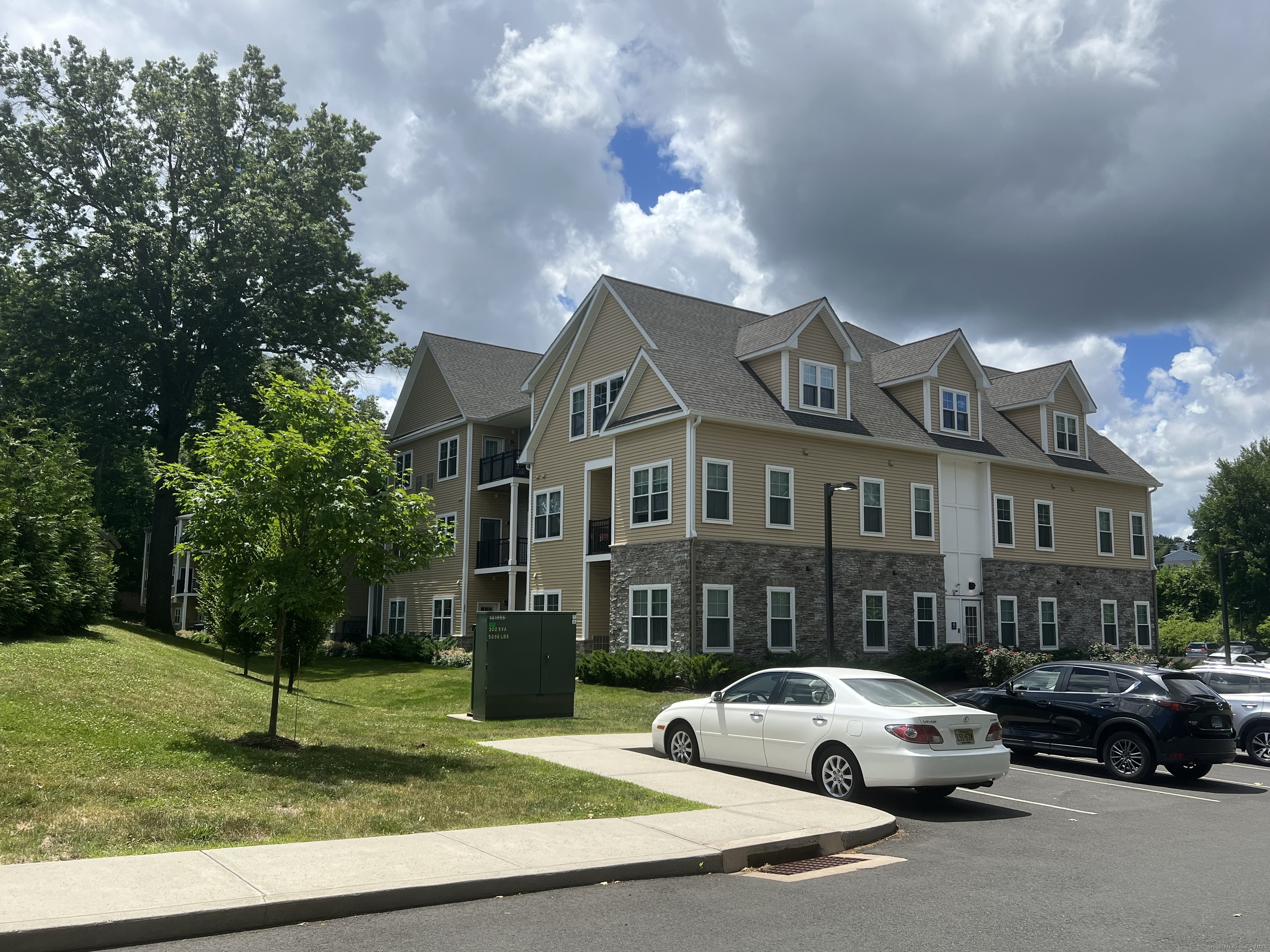 Photo 1 of Ridge Road 210, Wethersfield, Connecticut, $2,500, Web #: 24066751