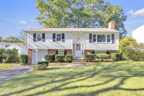 Photo of 22 Mountain Top Lane, New Haven, CT 06513 (MLS # 24134048)