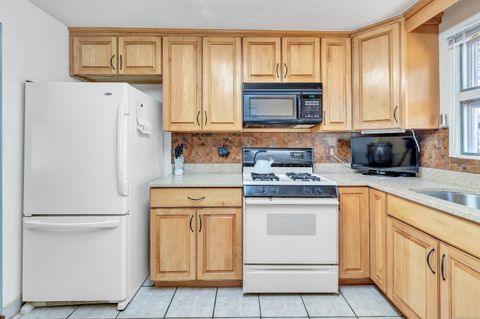 Tiny photo for 22 Mountain Top Lane, New Haven, CT 06513 (MLS # 24134048)