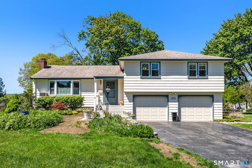 Photo of 1221 N Main Street, West Hartford, CT 06117 (MLS # 24173414)