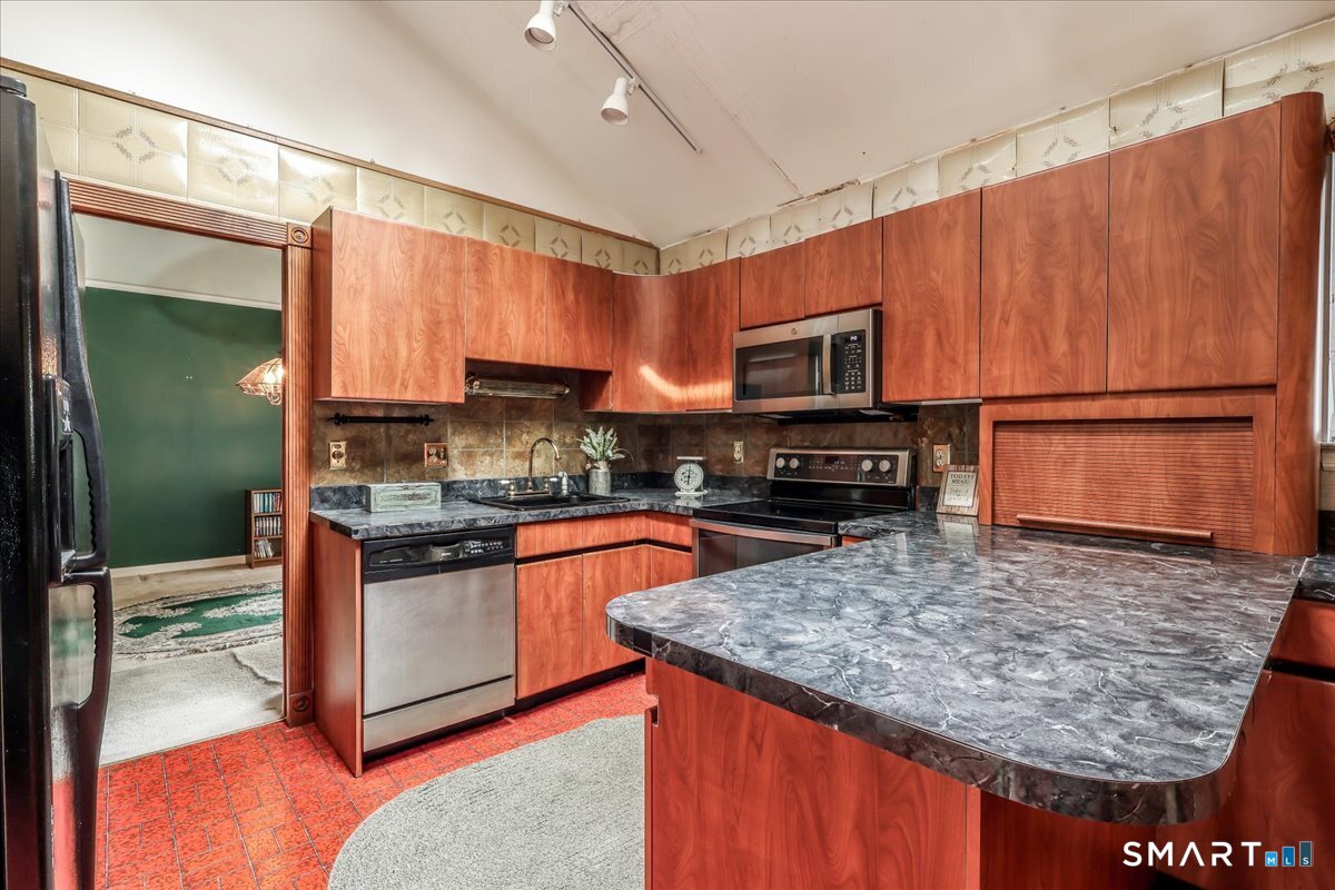 18 Hearthstone Drive 18