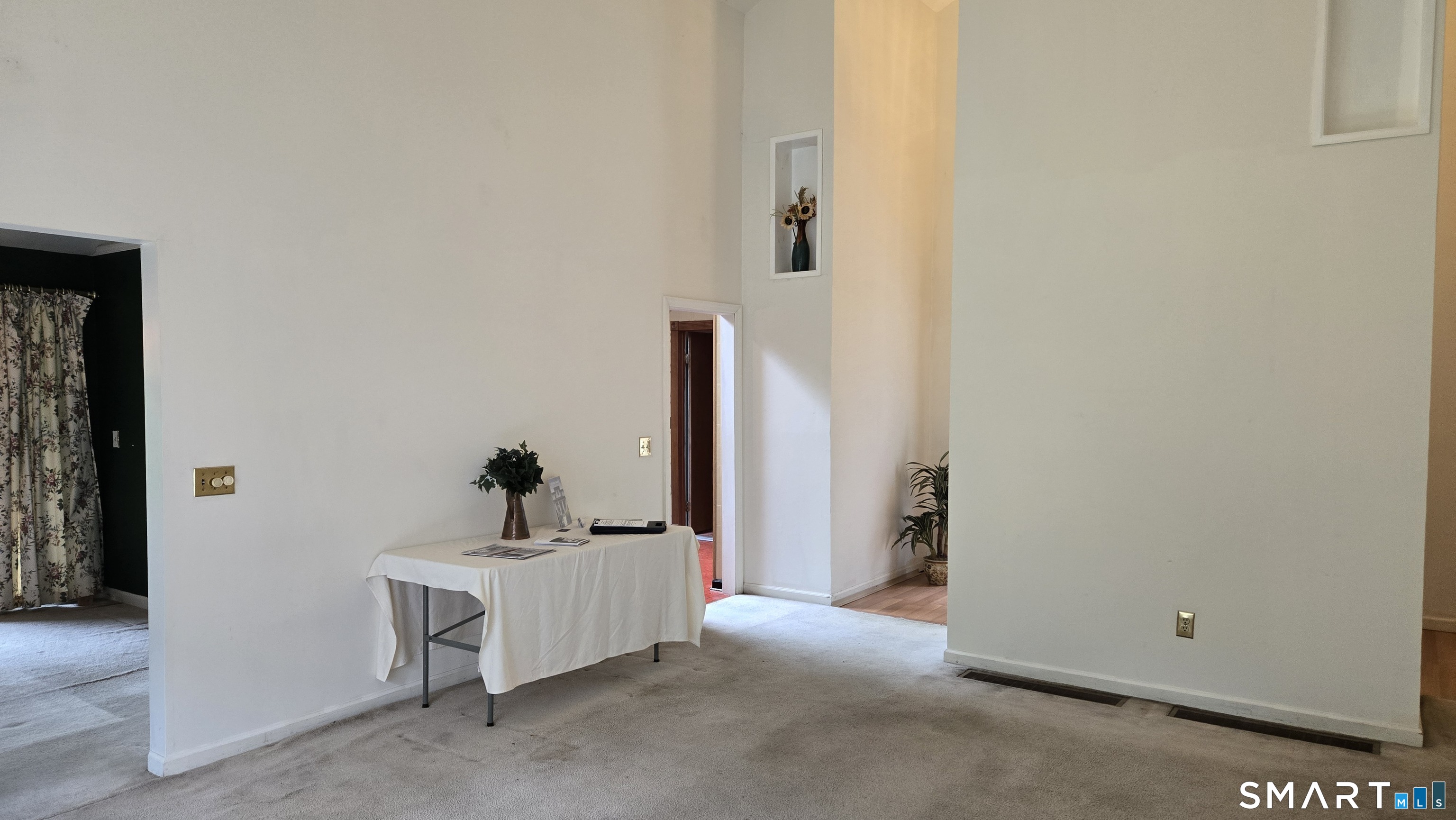18 Hearthstone Drive 18