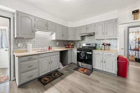 Tiny photo for 147 Newbury Street, Hartford, CT 06114 (MLS # 24133089)