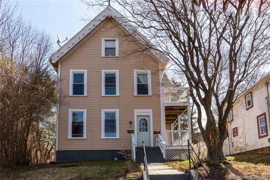 Property for Sale at 753 Broad Street, Meriden, Connecticut - Bedrooms: 4 
Bathrooms: 2 
Rooms: 10  - $399,900