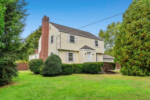 Photo of 111 Town Farm Road, Farmington, CT 06032 (MLS # 24128952)