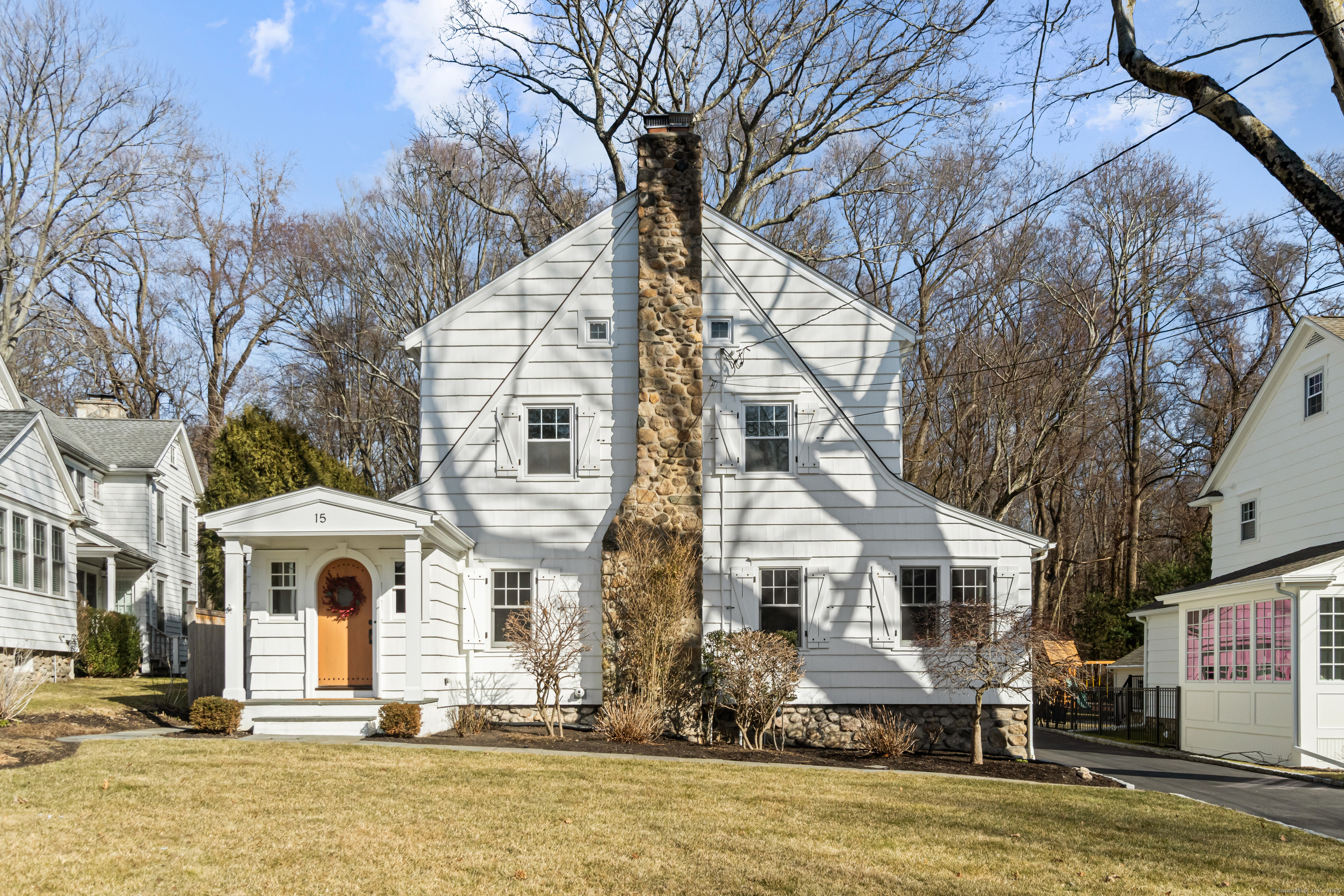 Chester Road, Darien, Connecticut - 4 Bedrooms  
4 Bathrooms  
10 Rooms - 