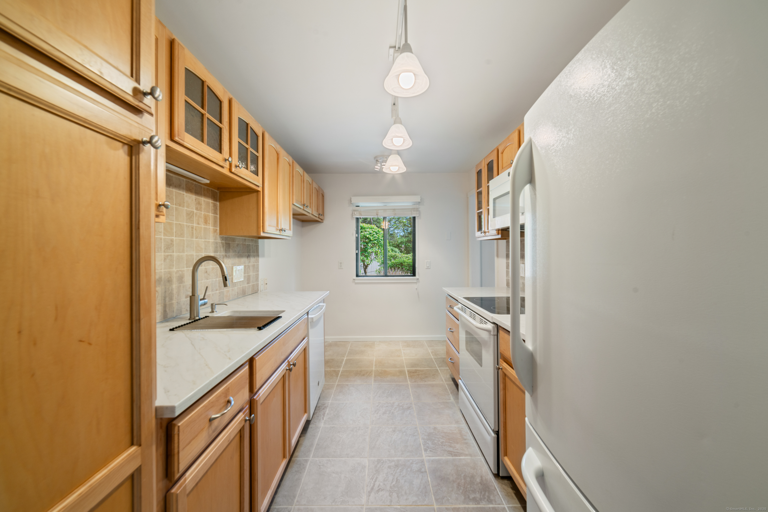 57 Heritage Village #C, Southbury, Connecticut image 3